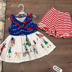 Eleanor rose parade top